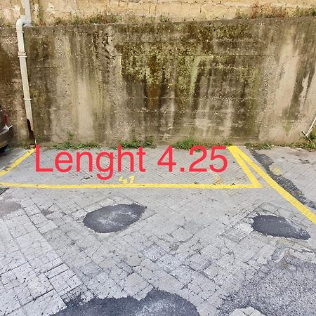 Hostly - Vittoria House - Near The Center With Private Parking Nápoles Exterior foto