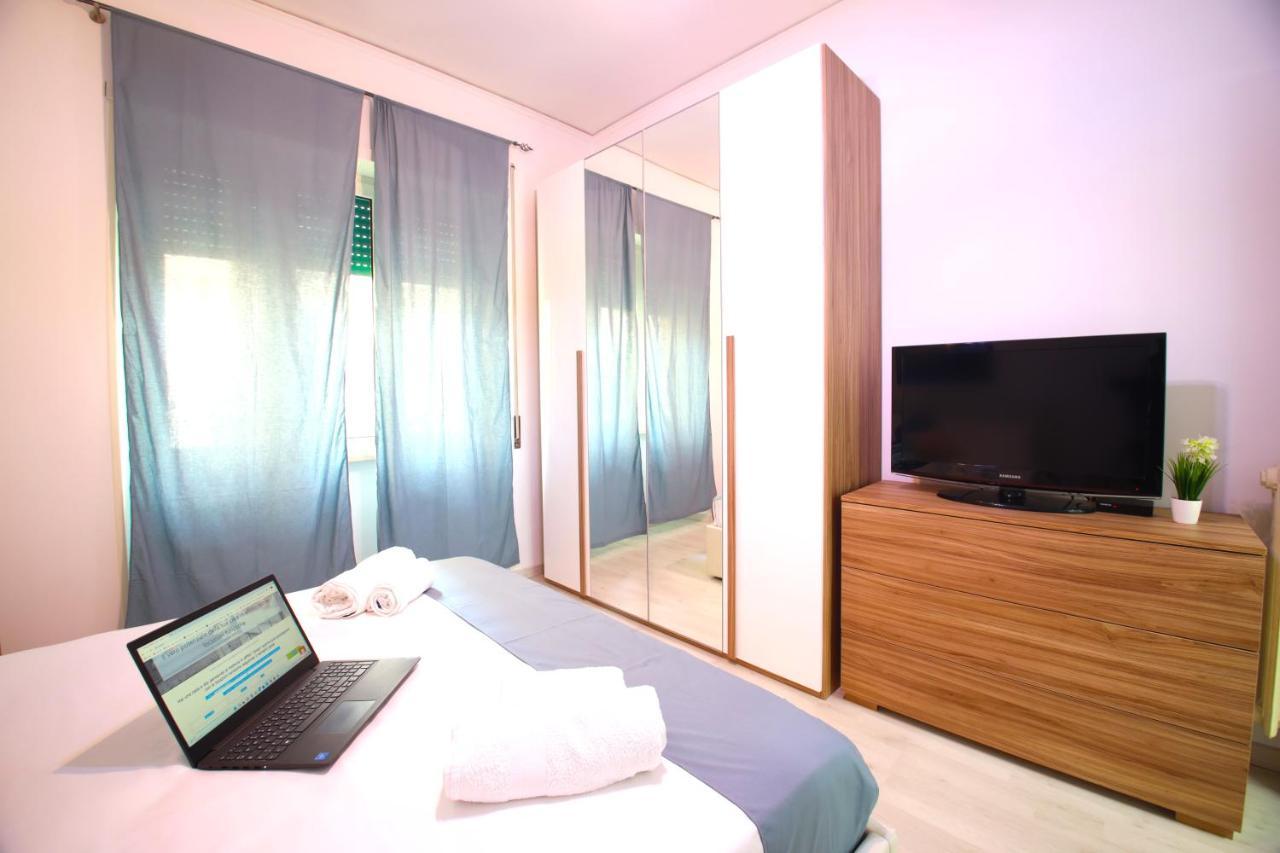 Hostly - Vittoria House - Near The Center With Private Parking Nápoles Exterior foto