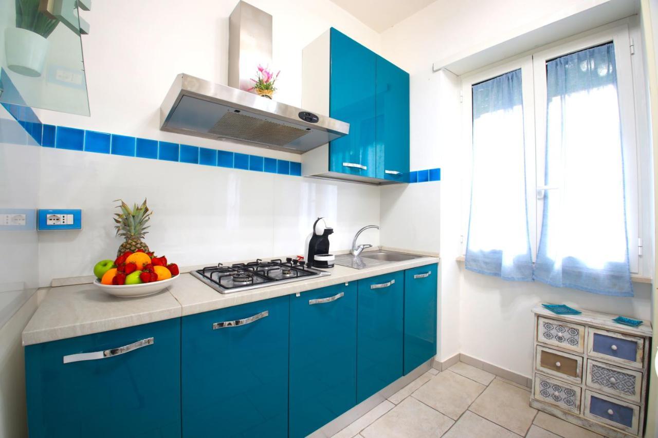 Hostly - Vittoria House - Near The Center With Private Parking Nápoles Exterior foto