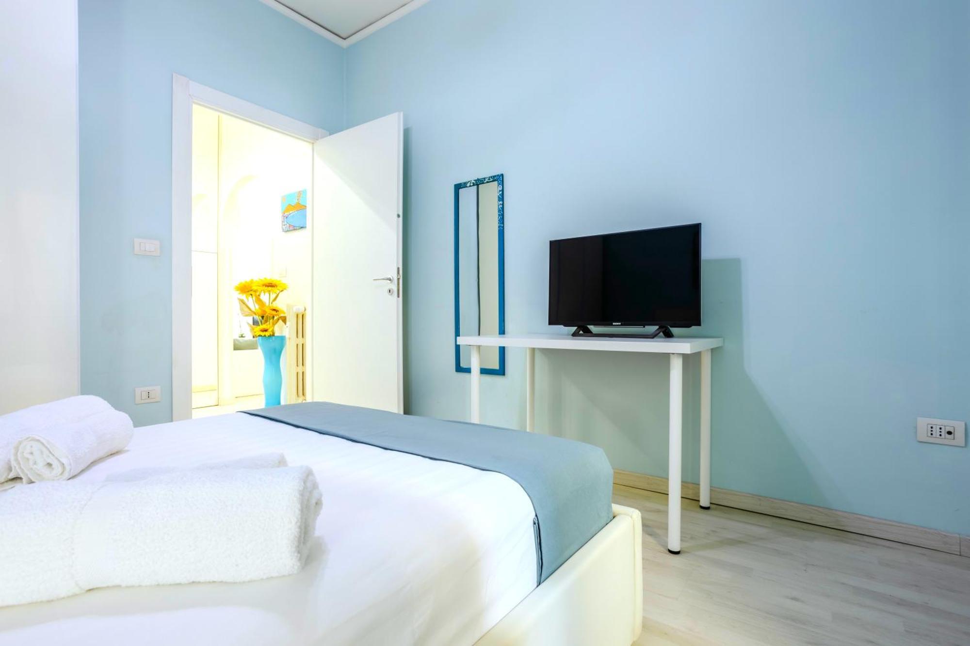 Hostly - Vittoria House - Near The Center With Private Parking Nápoles Exterior foto