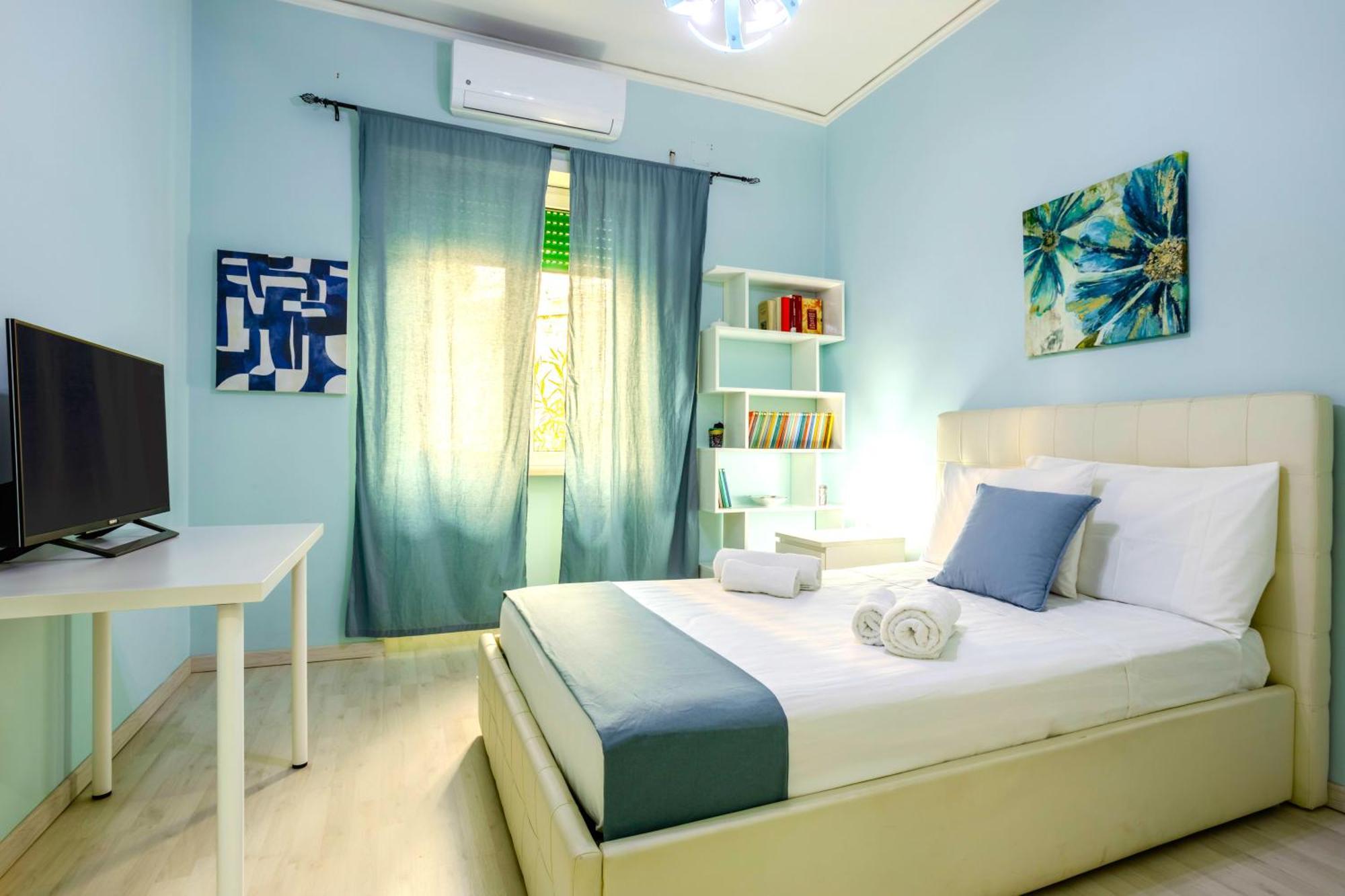 Hostly - Vittoria House - Near The Center With Private Parking Nápoles Exterior foto